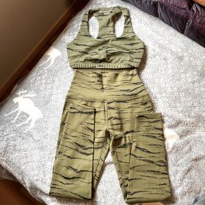 Beyond yoga Bra size Small and matching bottoms size XSmall